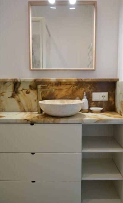 Appartement Luxury With A Balcony And View In Old Town *