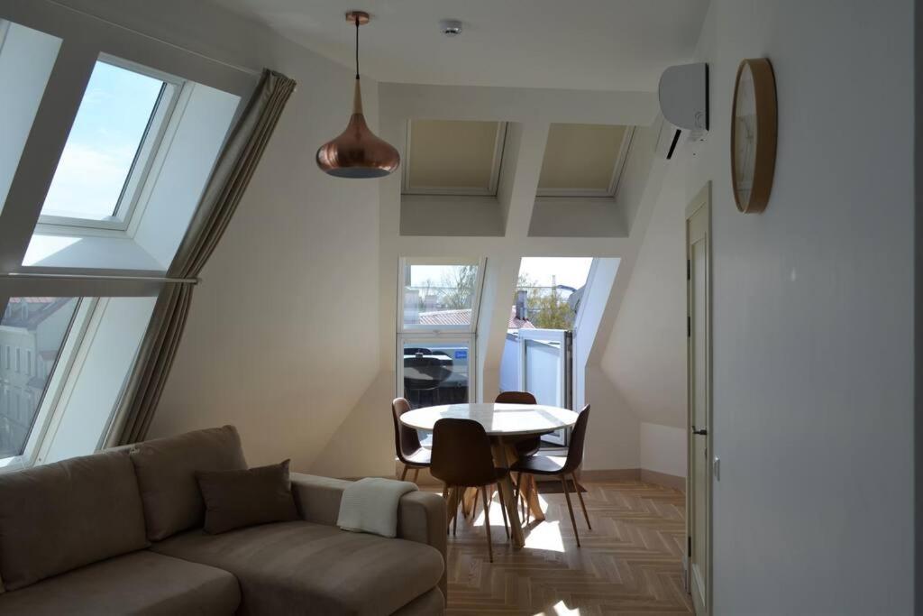 Luxury With A Balcony And View In Old Town Appartement