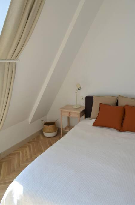 Luxury With A Balcony And View In Old Town Appartement *