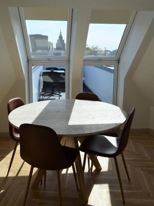 Appartement Luxury With A Balcony And View In Old Town *