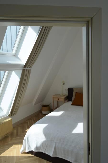 Luxury With A Balcony And View In Old Town Appartement